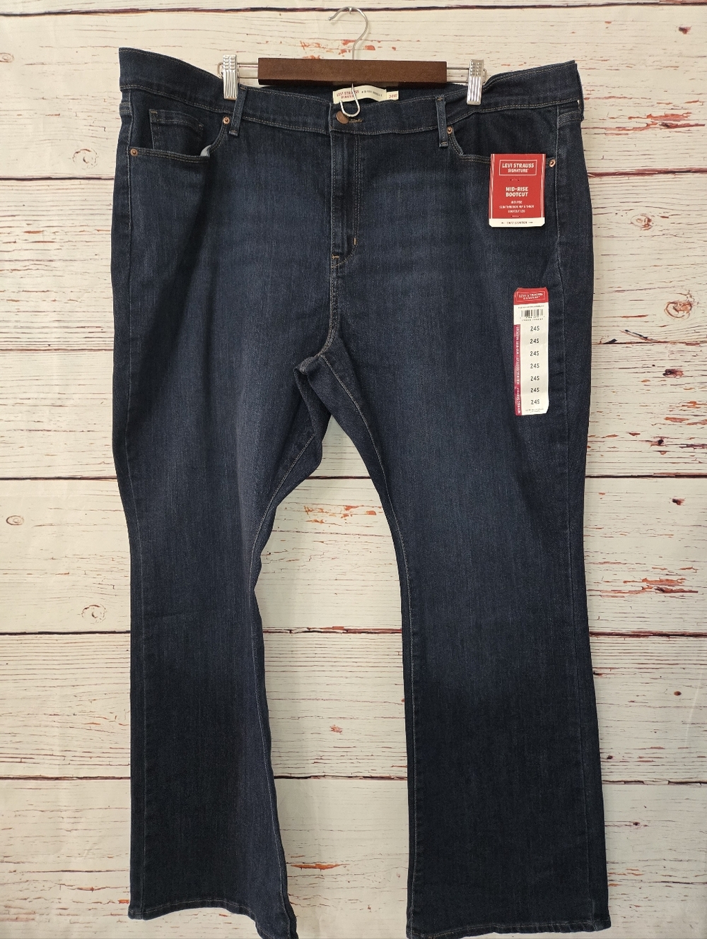 NWT Levi Strauss Signature Bootcut Jeans 24W Short Mid Rise Stretch